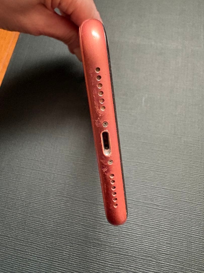 Apple iPhone XR 本体　コーラル