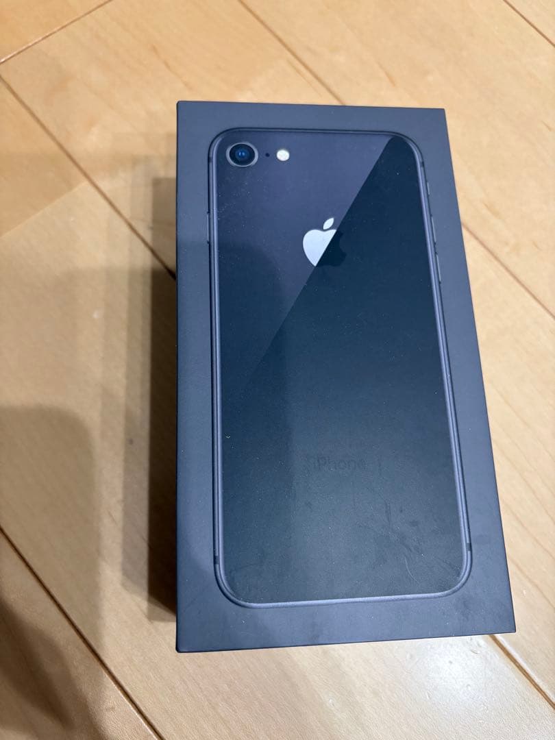 iPhone8 スペースグレイ 64GB バッテリー残量81％