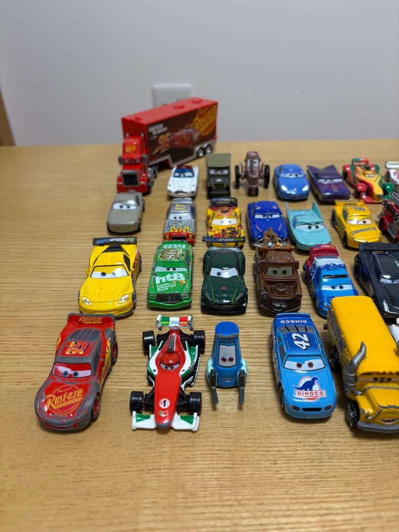 カーズ　トミカ　ミニカー　まとめ売り　40台