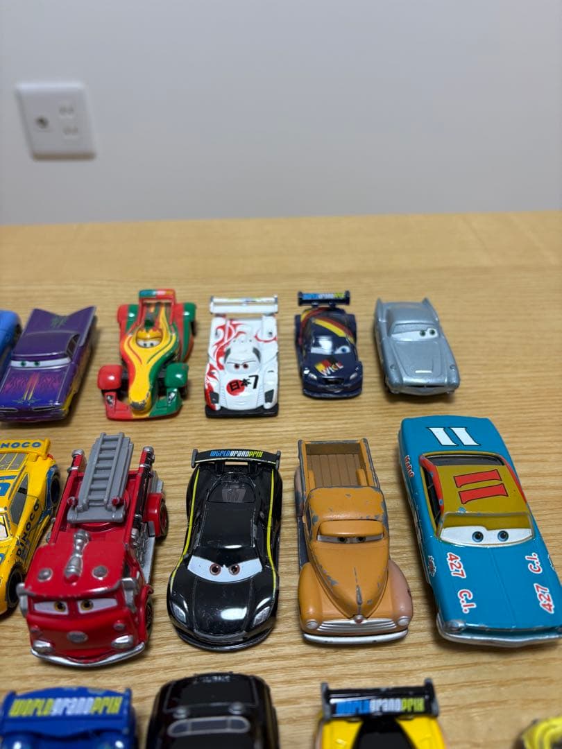 カーズ　トミカ　ミニカー　まとめ売り　40台