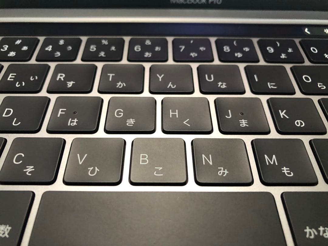 超美品　MacBook Pro 13インチ　M2 8GB 512SSD