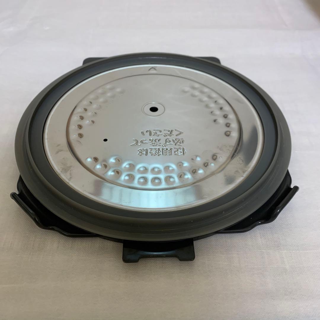 東芝の真空IH炊飯器「RC-10VRP」内釜 5.5合　内蓋セット