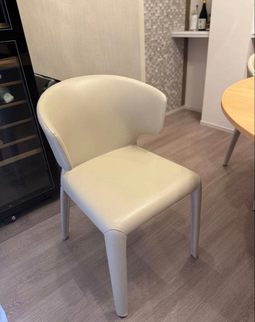 A*a様 (1脚) カッシーナ HOLA 白皮張りアームチェアー一脚