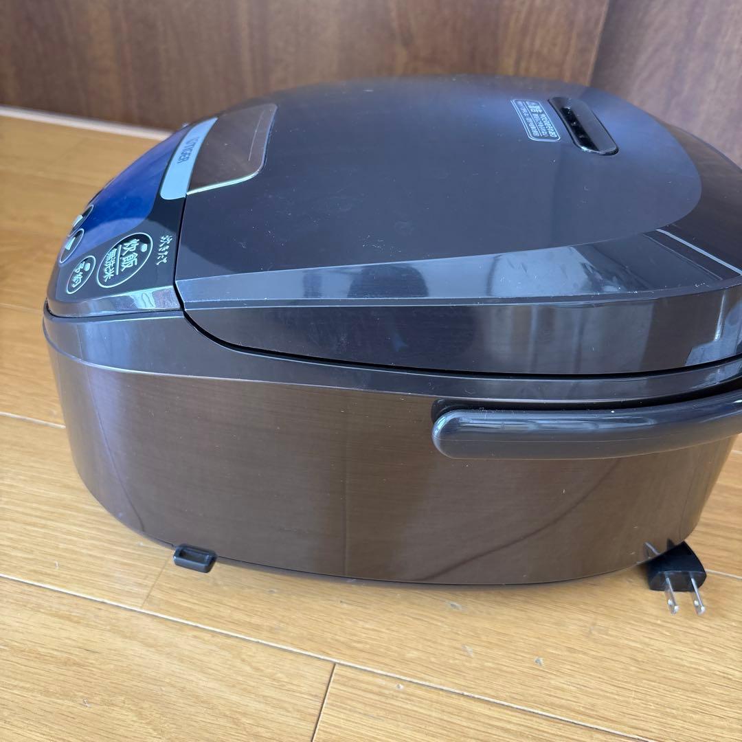 TIGER タイガーIH炊飯器　5.5合炊き　JPW-D100 22年製