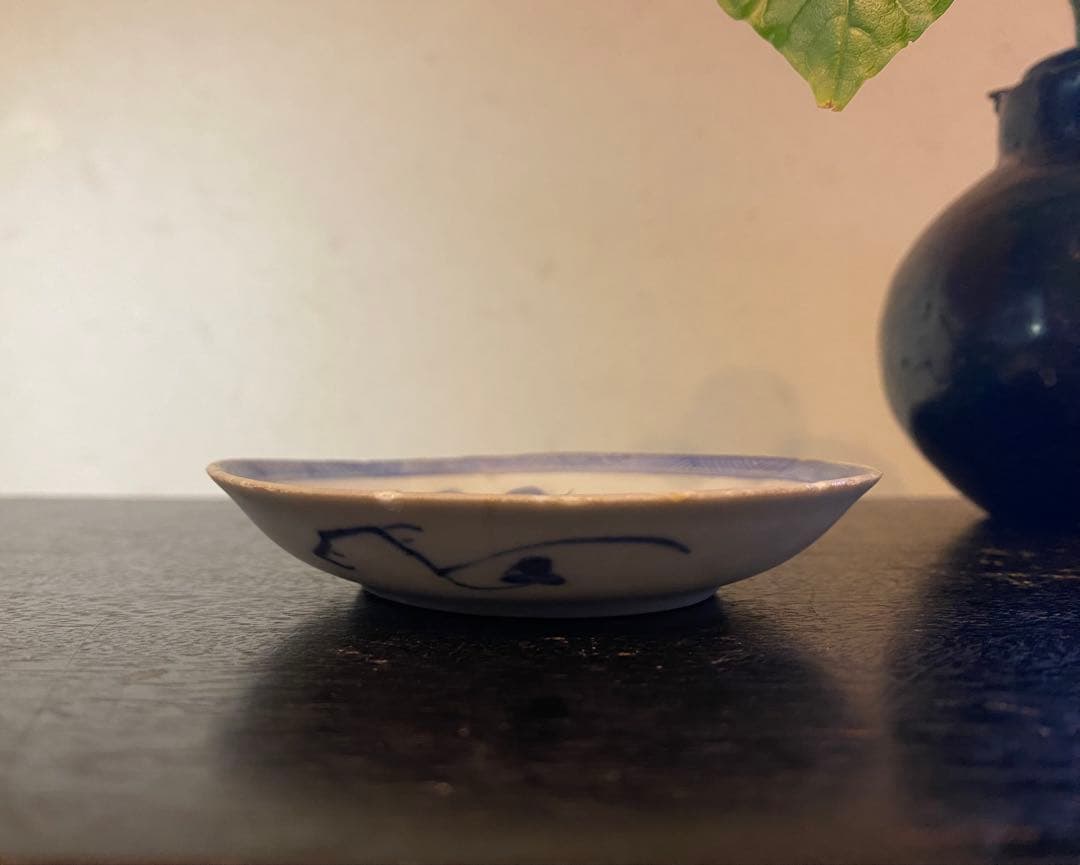 アンティーク・景徳鎮窯・染付花蝶文・豆小皿•鑑賞スタンド付・２点セット