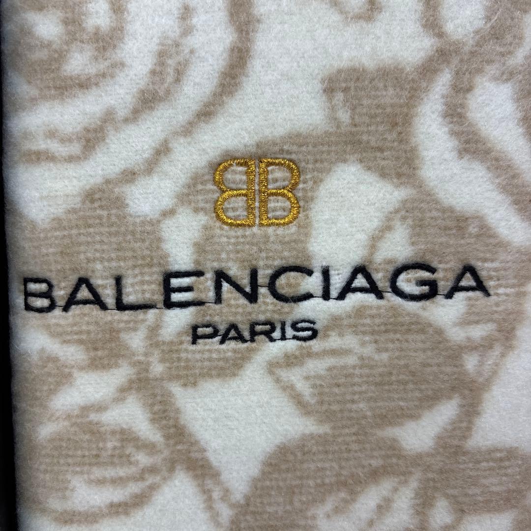 BALENCIAGA PARIS 毛布　敷毛布
