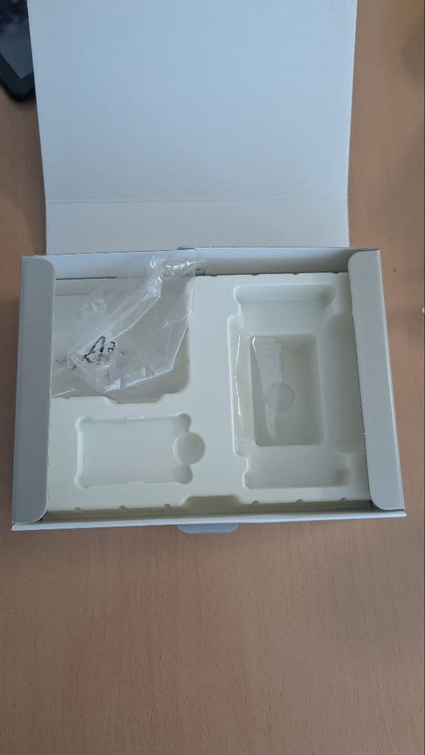 【美品】au かんたんケータイ KYF41本体 卓上ホルダ 電源コード