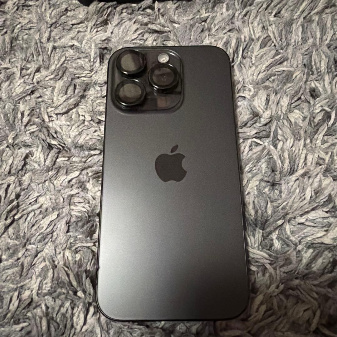 Apple iPhone 15 Pro ブラックチタニウム 箱付き