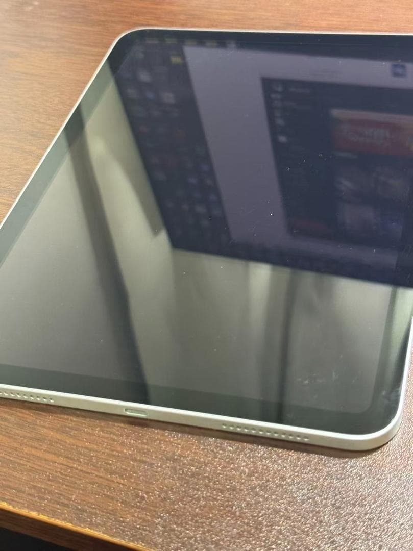 iPad 第10世代 256GB スターライト　本体 美品