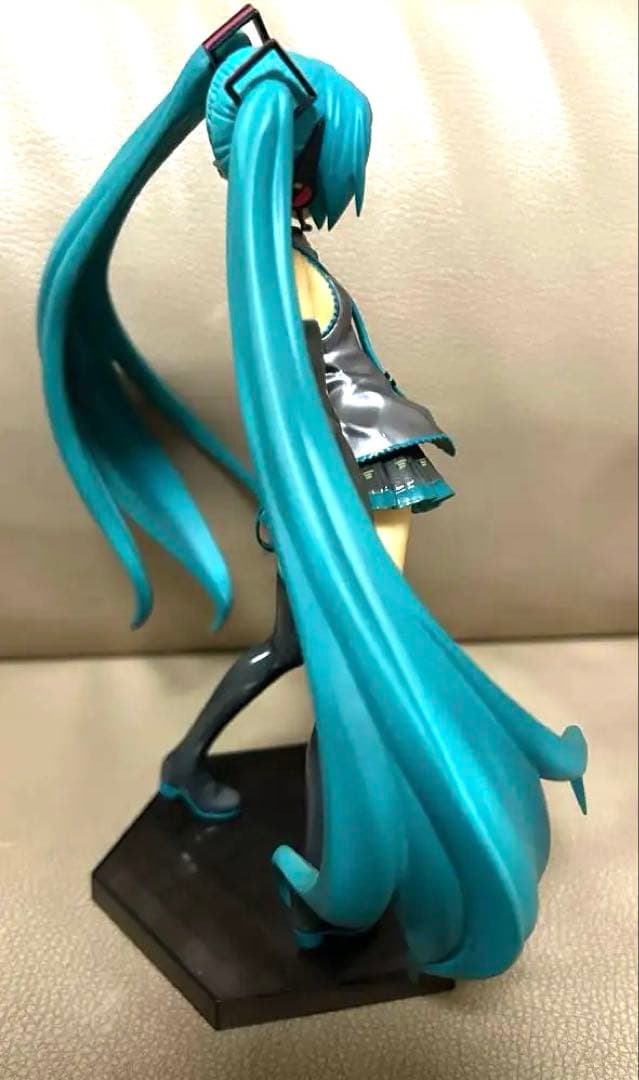 ボーカロイド初音ミクHatsune Miku 1/8スケールフィギュア