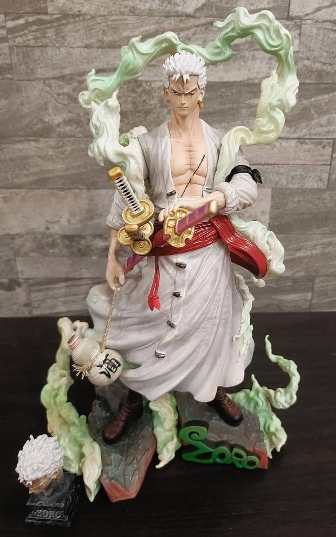 ワンピース　ゾロ　ガレージキット　アクションフィギュア