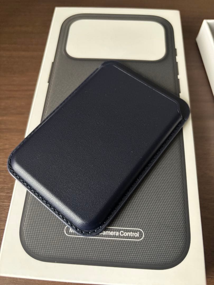 iPhone17ProMaxTechWovenCaseBlackカードケース付き