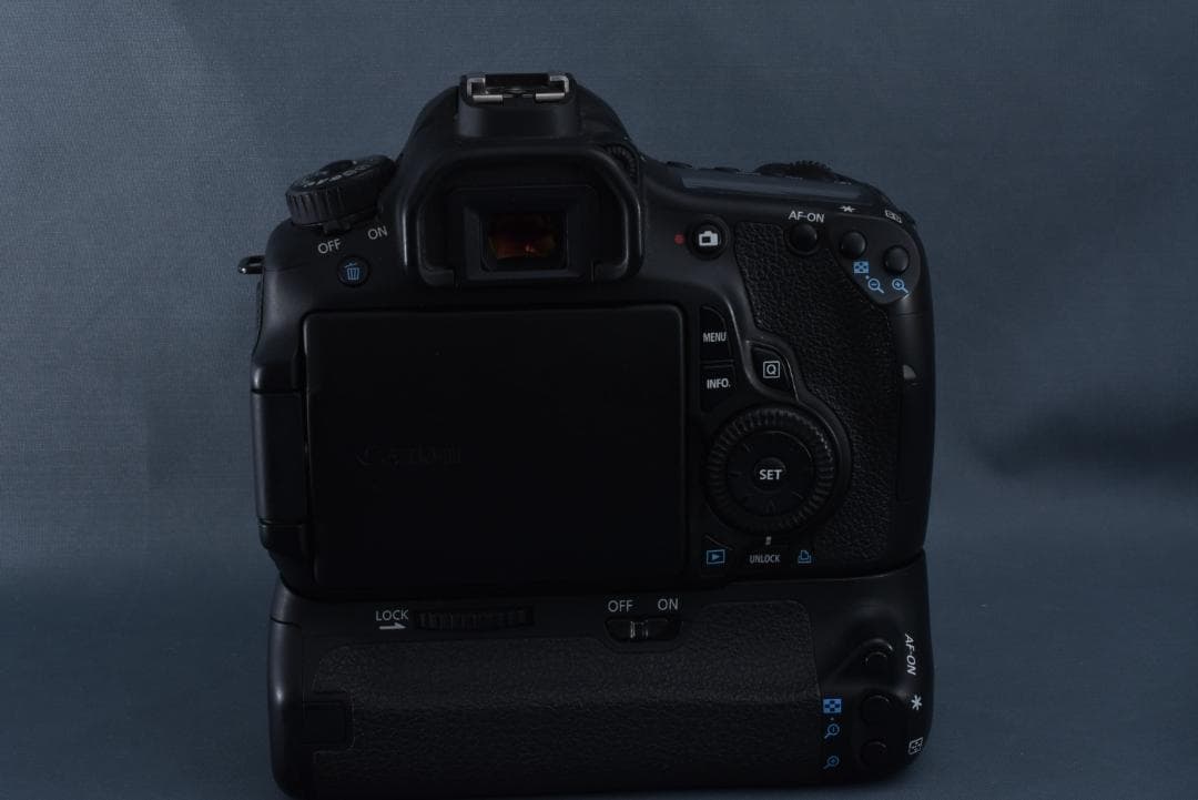 【極美品】Canon EOS 60D ＋ バッテリーグリップ BG-E9セット