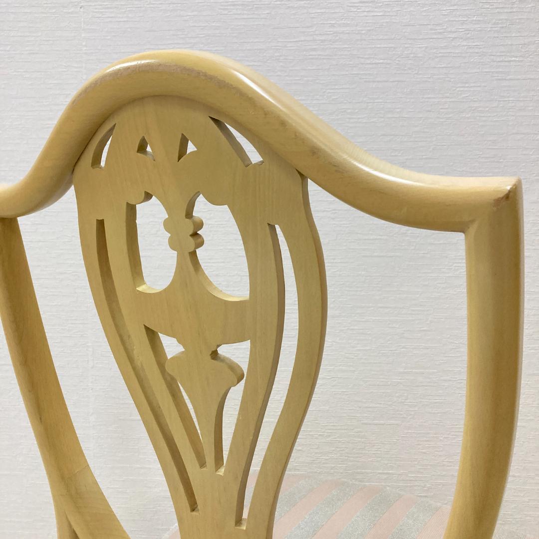 アンティーク　クラシックスタイル　チェア　椅子　彫刻　オリバー