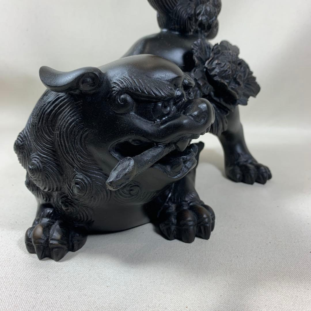 牡丹を咥えた唐獅子置物　銅器　高さ約25センチ