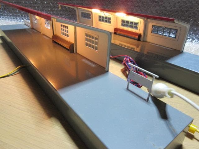 跨線橋のある駅　（HOゲージストラクチャー）(金属製 / エンドウ製）