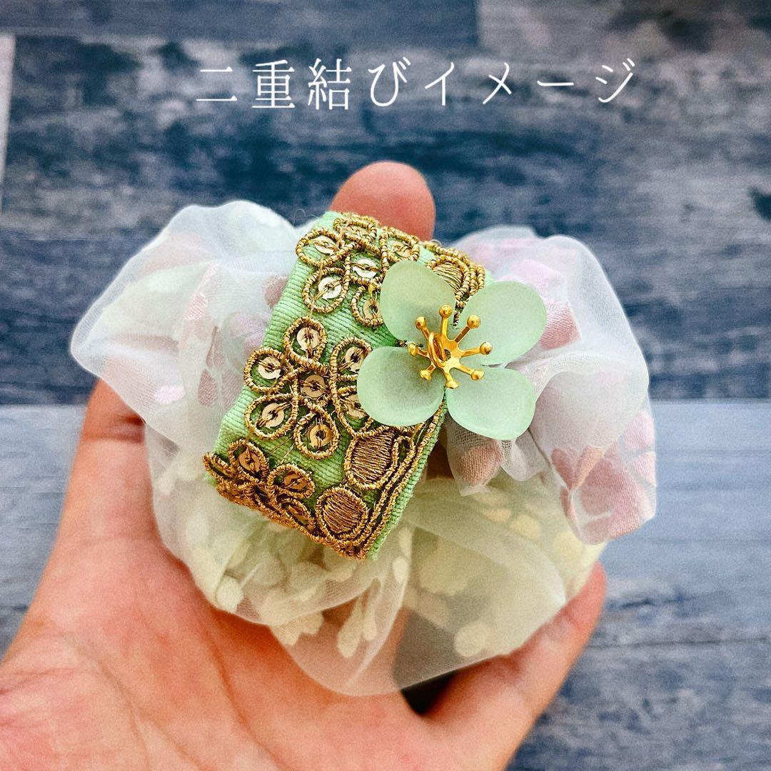 オリジナル手染め♥️インドネシアリボン♪サクラの花びら舞うオーガンジー調シュシュ♥️
