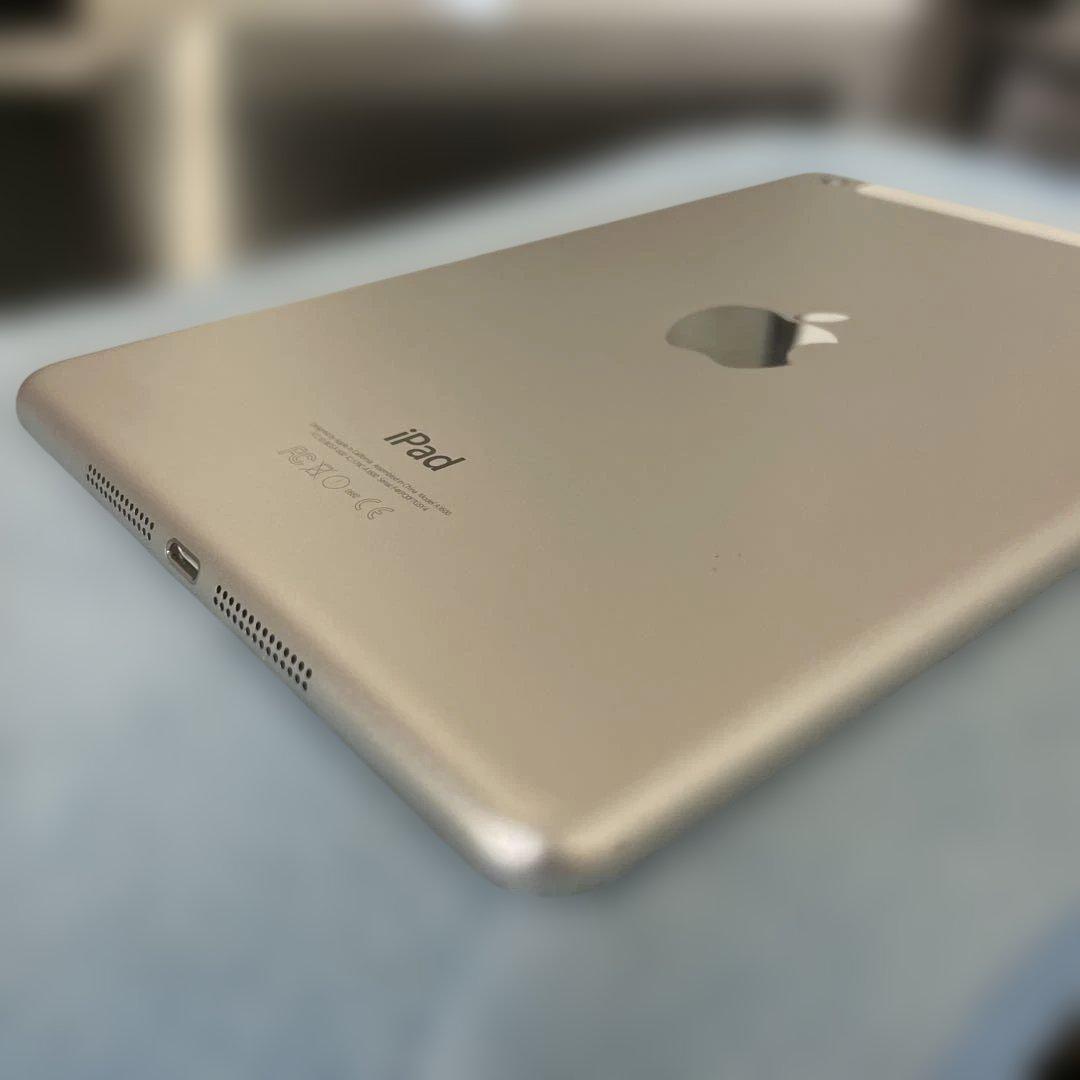 Apple iPad mini3 64GB セルラーモデル　シルバー