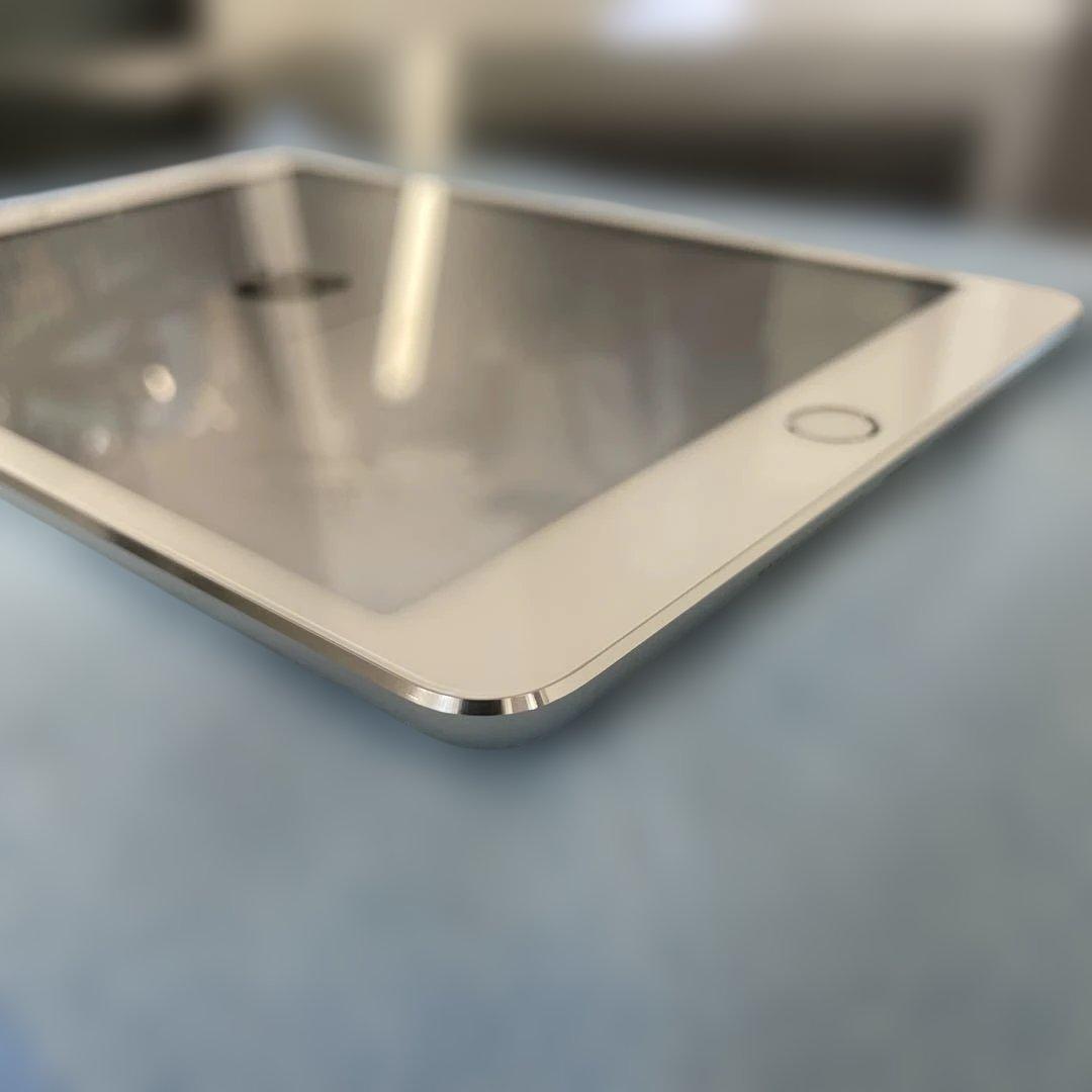 Apple iPad mini3 64GB セルラーモデル　シルバー