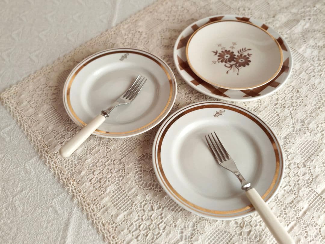 * old vintage ❀ 金色ラインの ケーキプレートSET