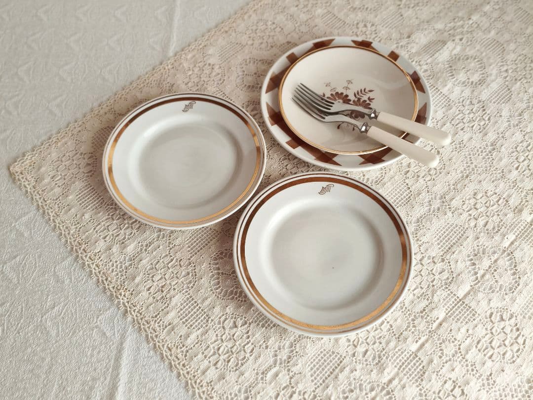 * old vintage ❀ 金色ラインの ケーキプレートSET