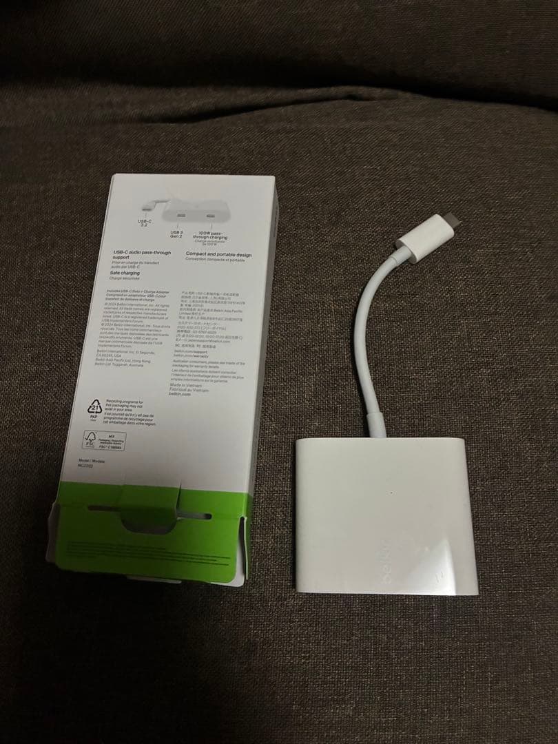 映像用ケーブル belkin USB-C Data + Charge Adapter