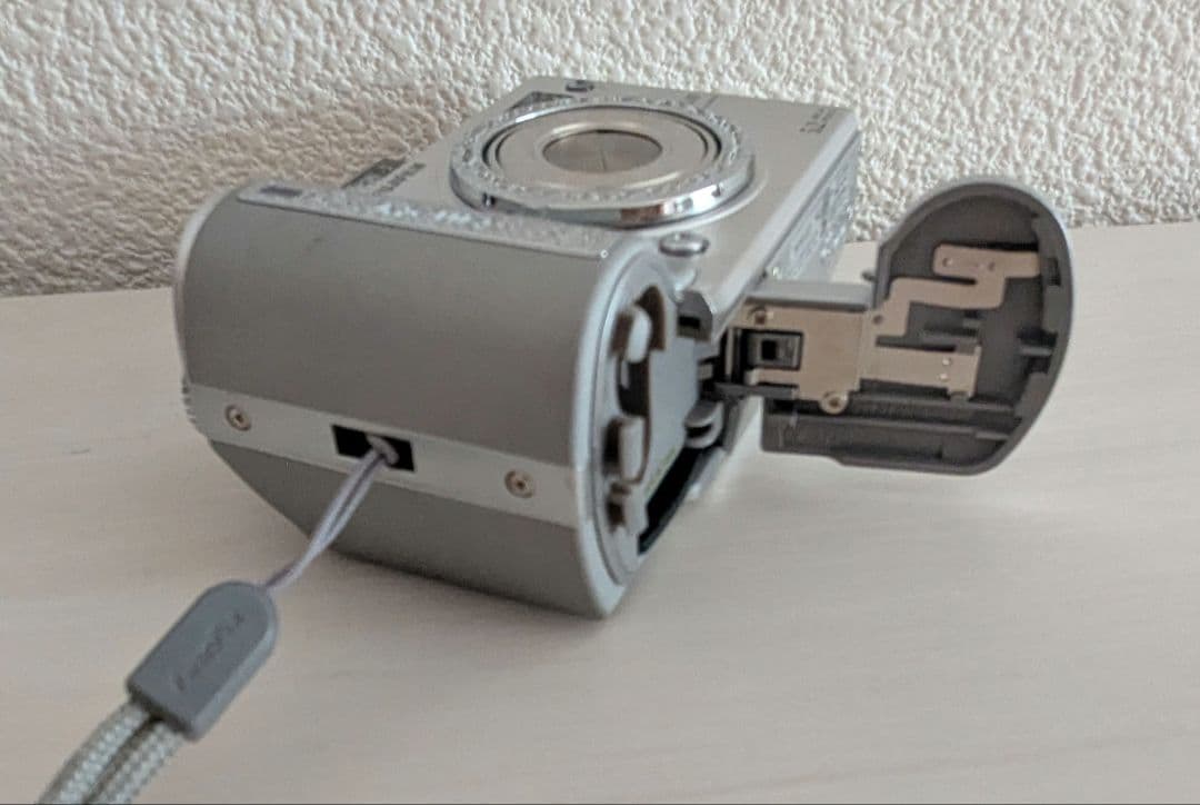 FUJIFILM FinePix E510 富士フィルム　単三電池起動　コンデジ
