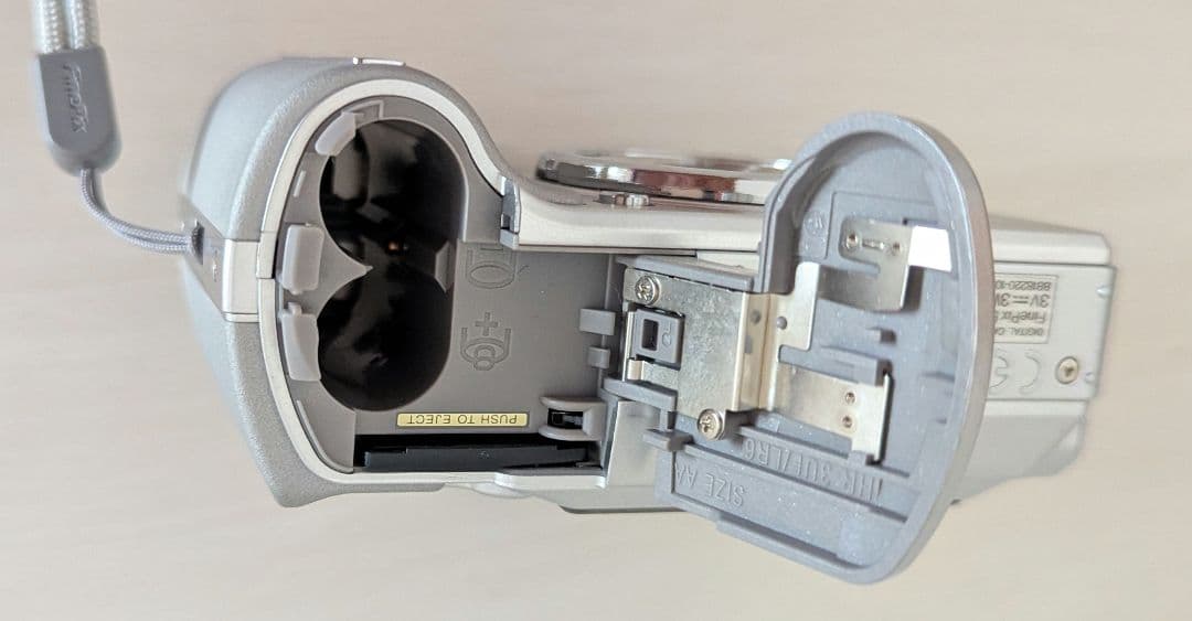 FUJIFILM FinePix E510 富士フィルム　単三電池起動　コンデジ