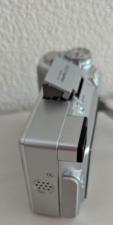 FUJIFILM FinePix E510 富士フィルム　単三電池起動　コンデジ