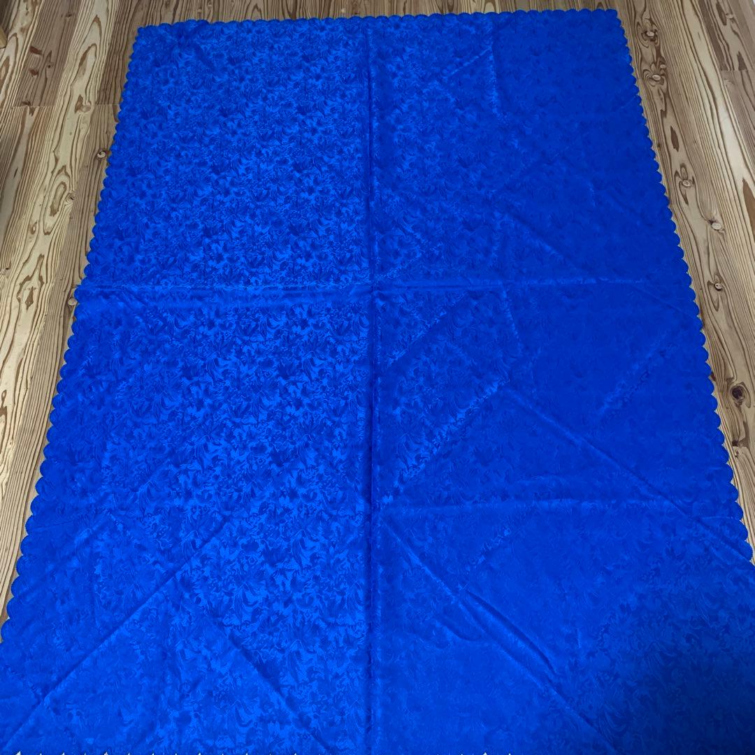 テーブルクロス　青色花柄