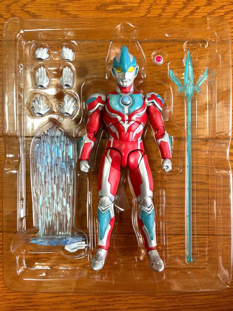 フィギュアーツ　ウルトラマンギンガ