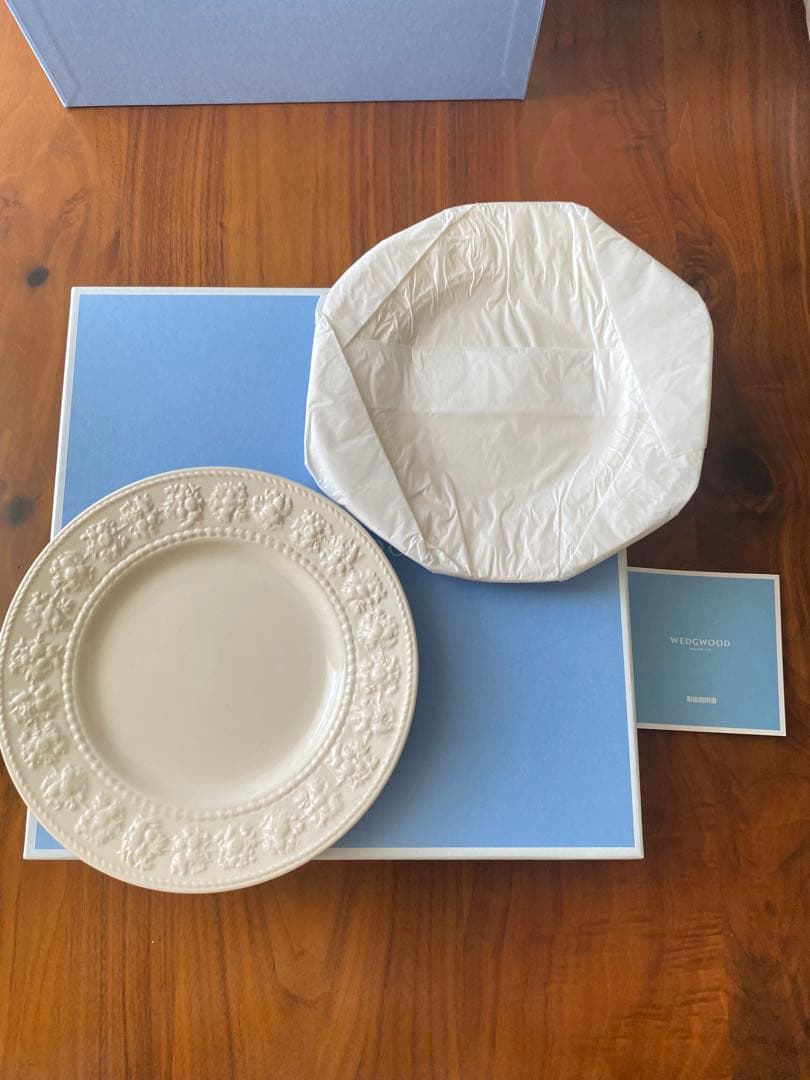 ⭐︎新品未使用⭐︎  プレート2種類、ボウルセット　箱あり