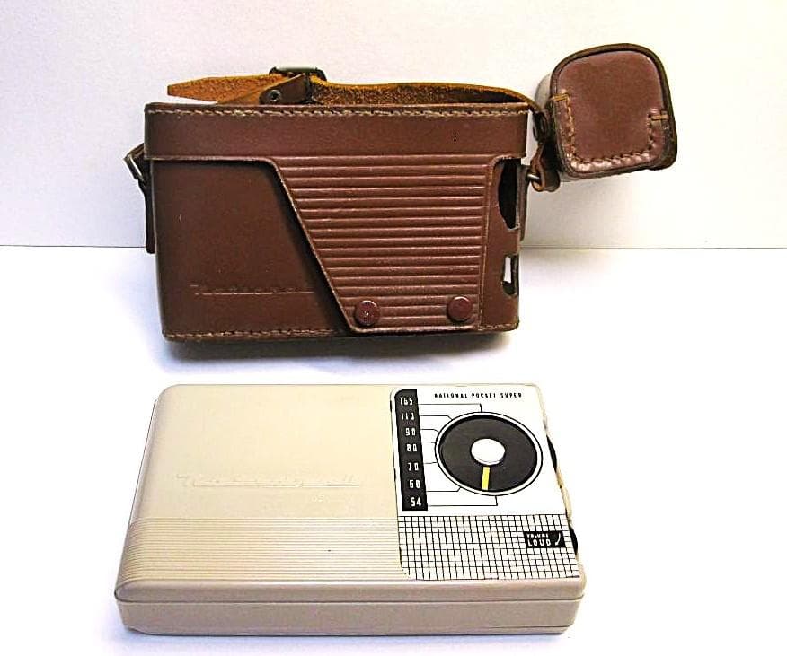 ナショナル.真空管式ポータブルラジオ　3B-267　レザーケース付き