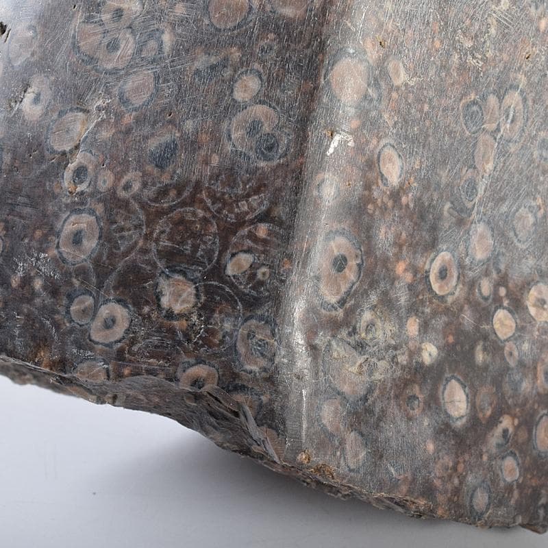 天然石　鑑賞石　梅花石　置物　重さ約2222g　V　R8610