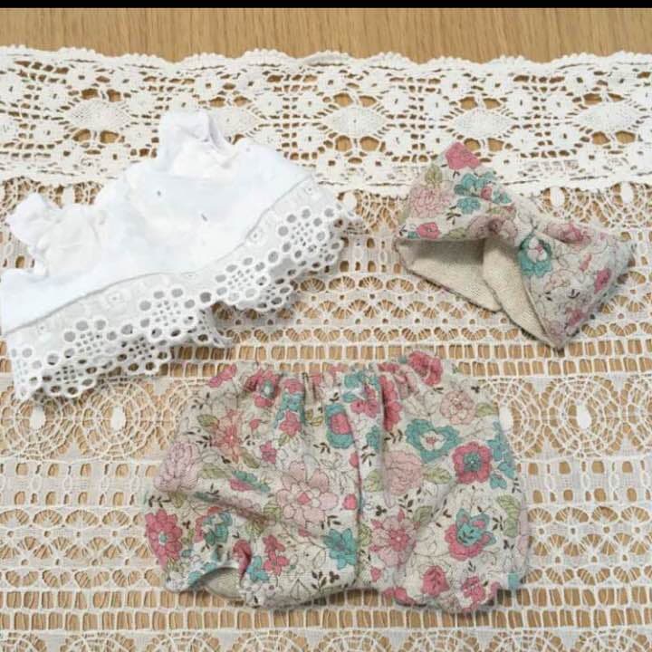商談済み＊*メルちゃん 服 コーデ❁お花のかぼちゃパンツ、ヘアバンド(生成り)