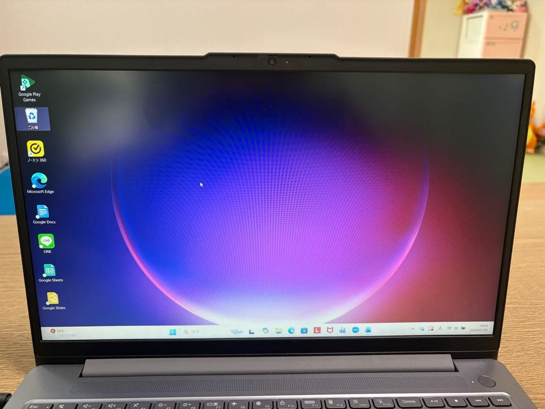 【ほぼ新品】Lenovo IdeaPad Slim 3 15AMN8Ryzen3