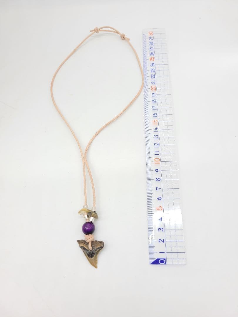 カマヒレザメ　ネックレス　ペンダント　化石　DIY　DB3　TAKUMI