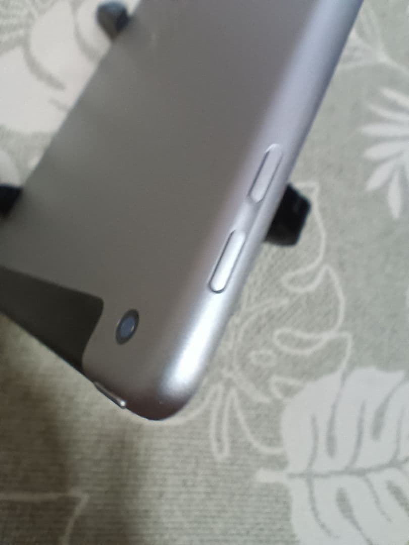 最終値下げipad 第6世代 WiFi+cellular 32GB　SIMフリー