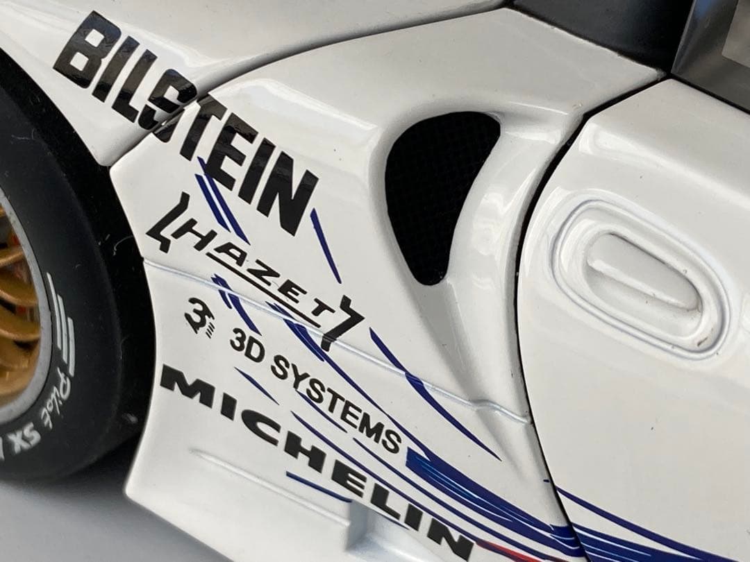 AUTOart 1/18 ポルシェ911GT1 #25 1997年ルマン24時間