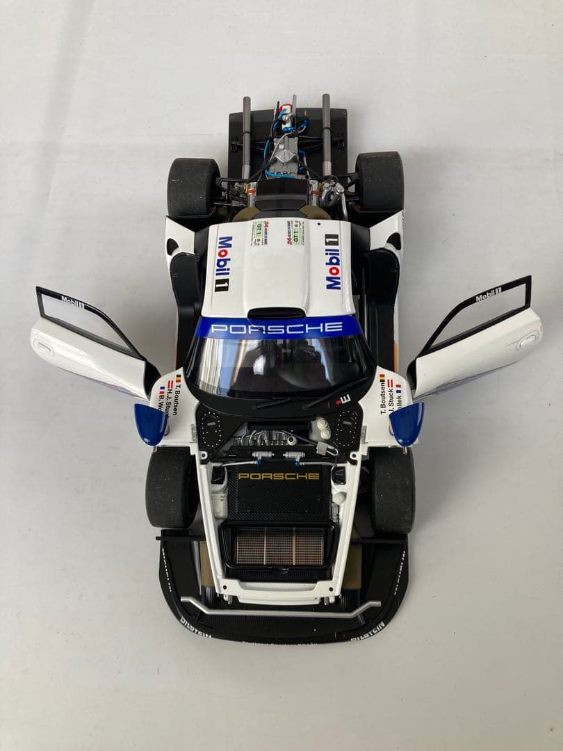 AUTOart 1/18 ポルシェ911GT1 #25 1997年ルマン24時間