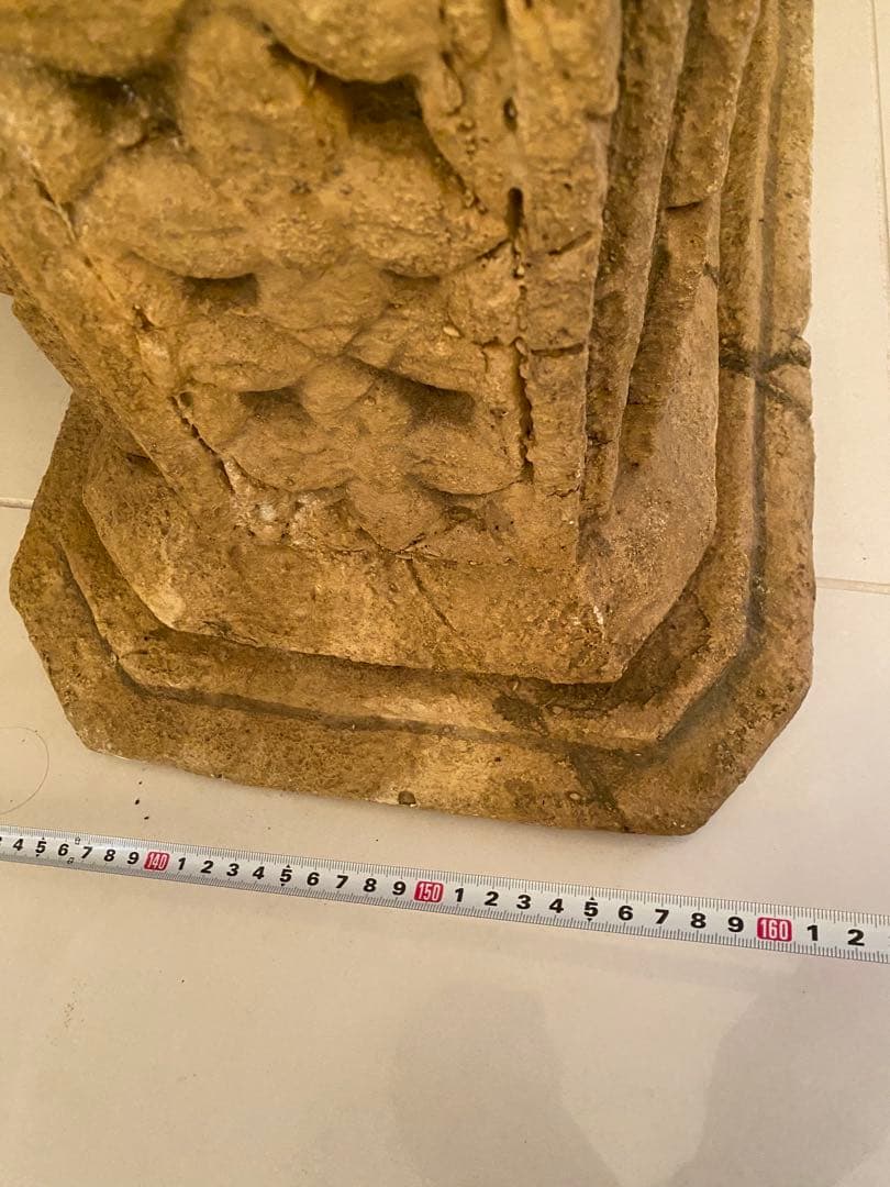 個性的　象のベンチ