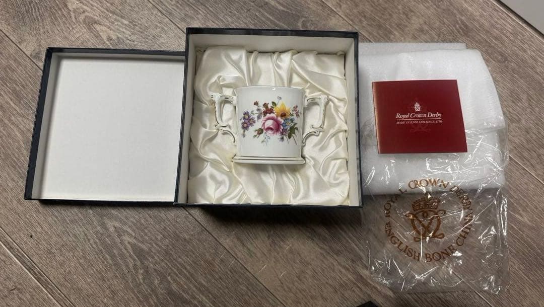 ロイヤルクラウンダービー 英国王室ロイヤルウェディング記念 カップ プレート