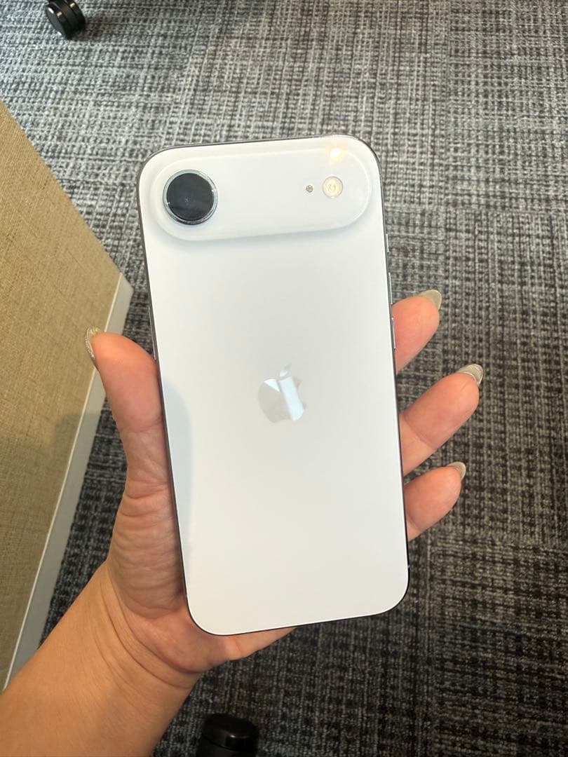 Apple iPhone 17Air 256 限定ケース付き