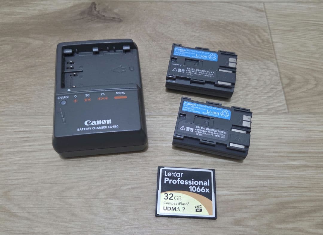 Canon EOS 5D 初代 フルサイズ一眼レフ + レンズ・アクセサリーなど