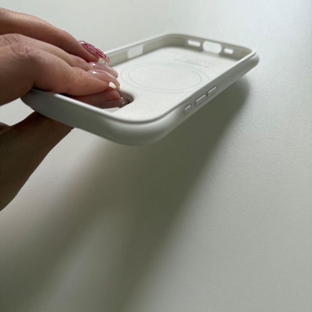 CASETiFY iPhone16Pro ウェーブシリコンケース ホワイト