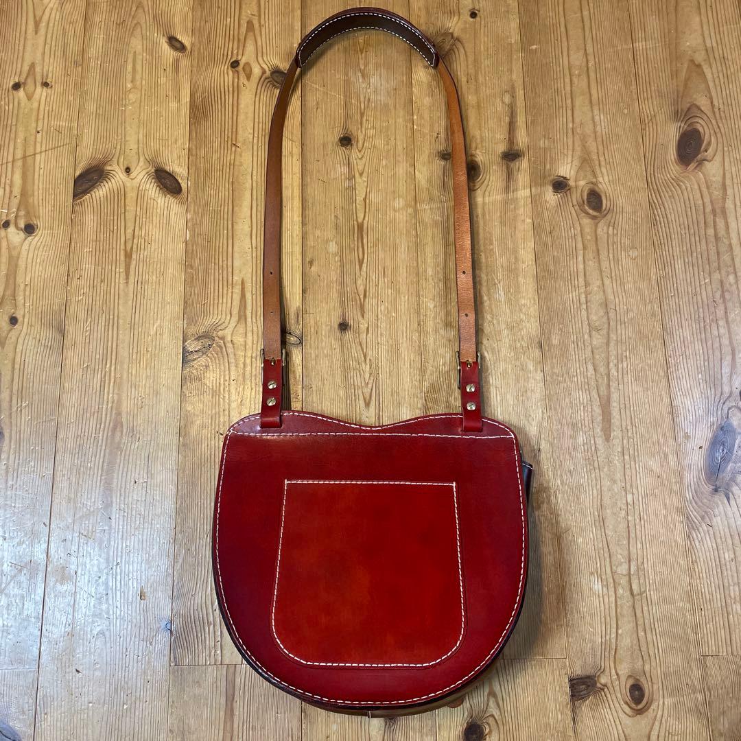 yui　オーナメント付きサドルバック