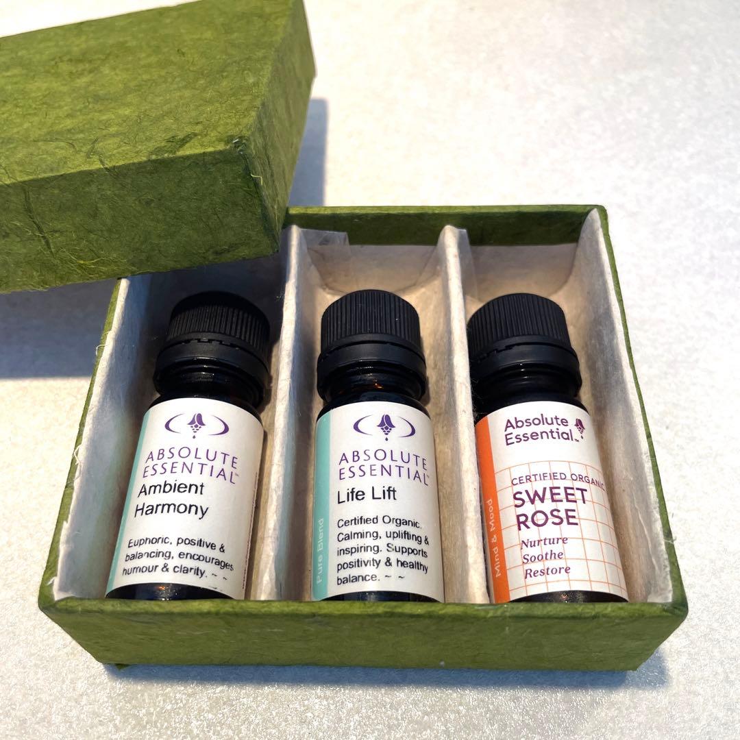 贅沢な香りで特別な瞬間を彩るニュージーランドの宝石オーガニック精油10ml✖️3本