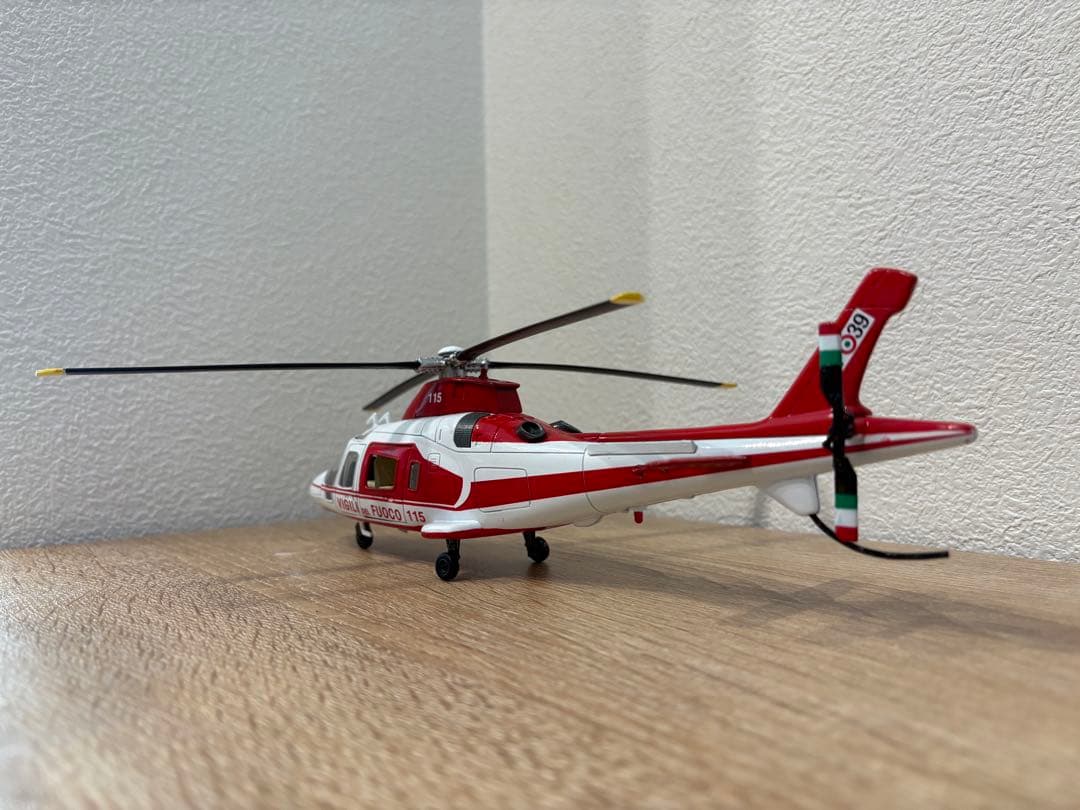 アウグスタAW109ヘリコプター 1/43 消防ヘリコプター