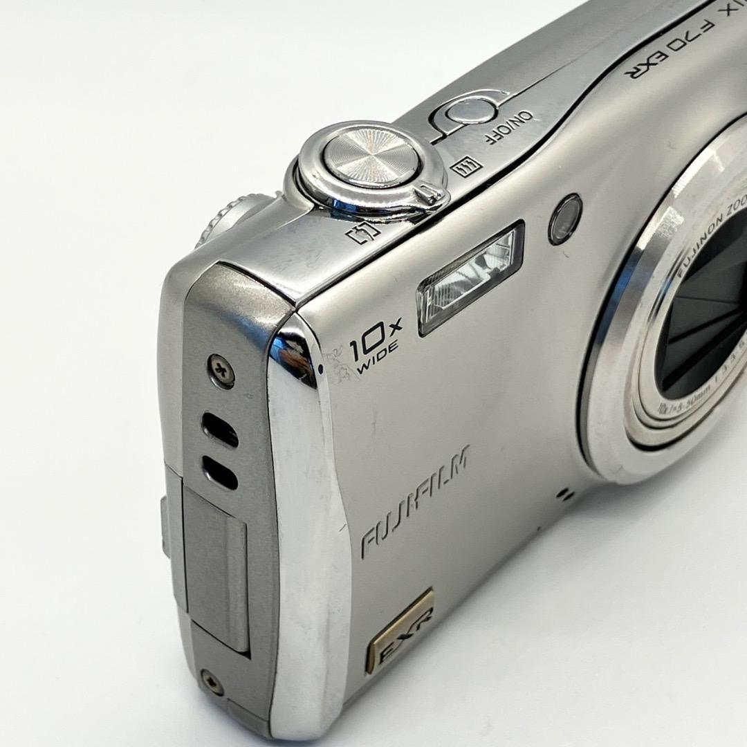 FUJIFILM FinePix F70EXR デジカメ シルバー 充電器 匿名