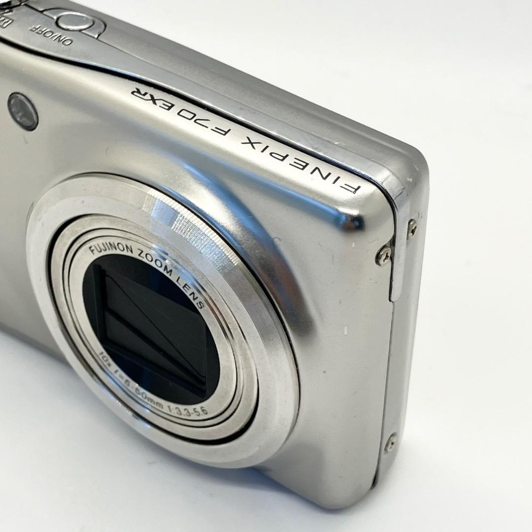 FUJIFILM FinePix F70EXR デジカメ シルバー 充電器 匿名